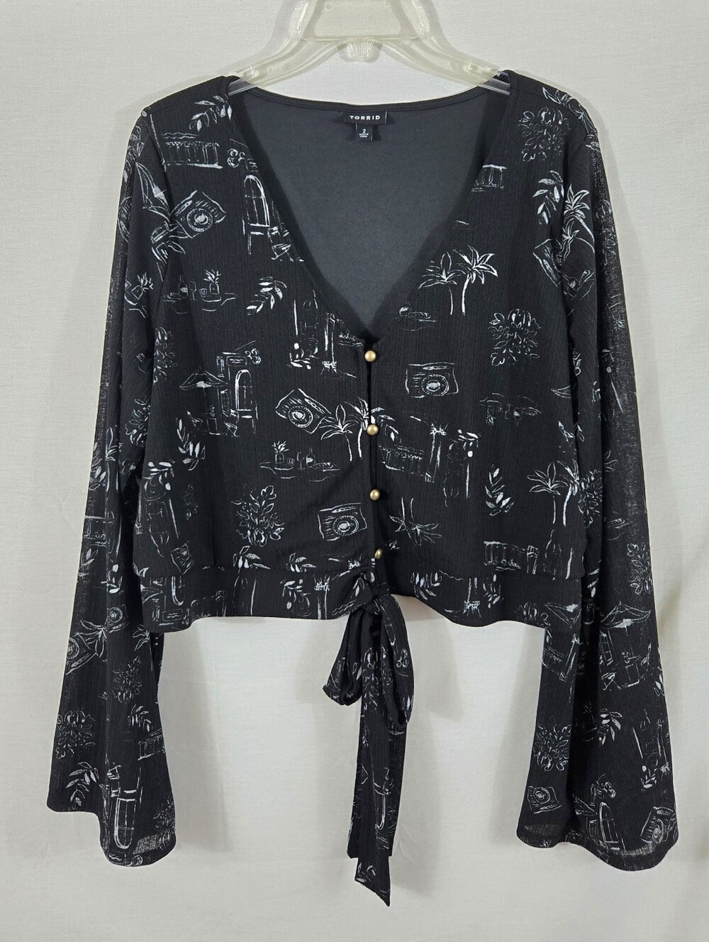 Torrid Women's Black And White Crop Long Sleeve Top Size 2 (18-20)